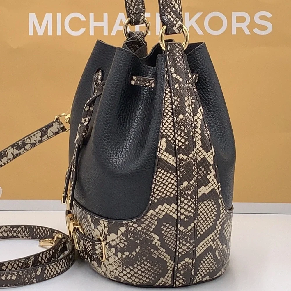 MICHAEL KORS  Reed Md Pebbled Leather Belted Bucket Messenger Satchel Crossbody